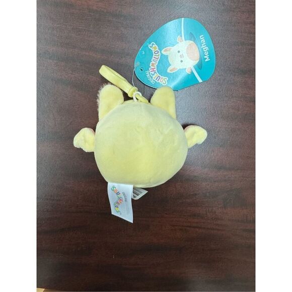 NWT Meghan Fruit Bat 3.5 Inch Squishmallows Backpack Clip - Picture 3 of 6